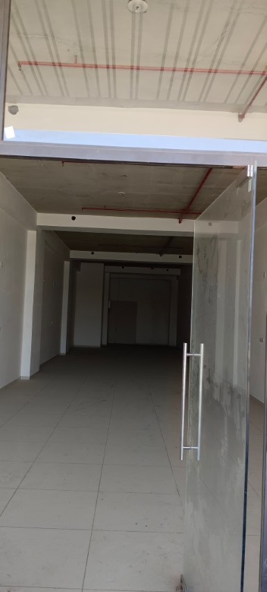 Showroom 3100 Sq. Ft. Showroom First Floor for Rent in Sg Highway Ahmedabad