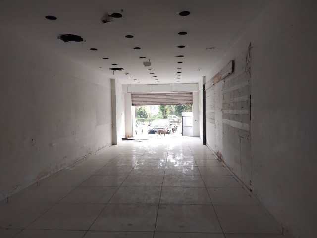 Showroom 1251 Sq. Ft. Showroom Ground Floor for Rent in Zydus Road Ahmedabad - Media 2