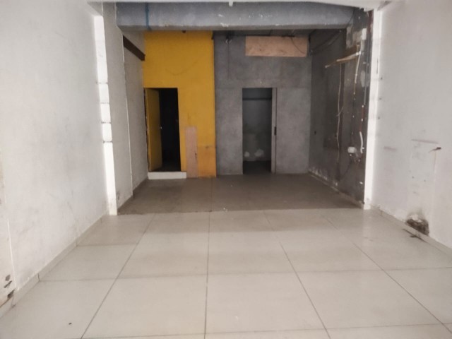 Showroom 1251 Sq. Ft. Showroom Ground Floor for Rent in Zydus Road Ahmedabad - Media 5