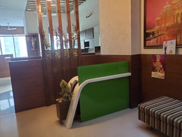 Office 1600 Sq. Ft. Commercial Office for Rent in Sola Ahmedabad - Media 12