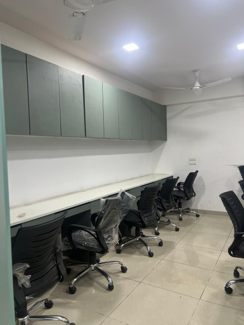 Office 1250 Sq. Ft. Commercial Office for Rent in Prahladnagar Ahmedabad - Media 3