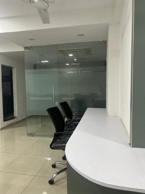 Office 1250 Sq. Ft. Commercial Office for Rent in Prahladnagar Ahmedabad - Media 7