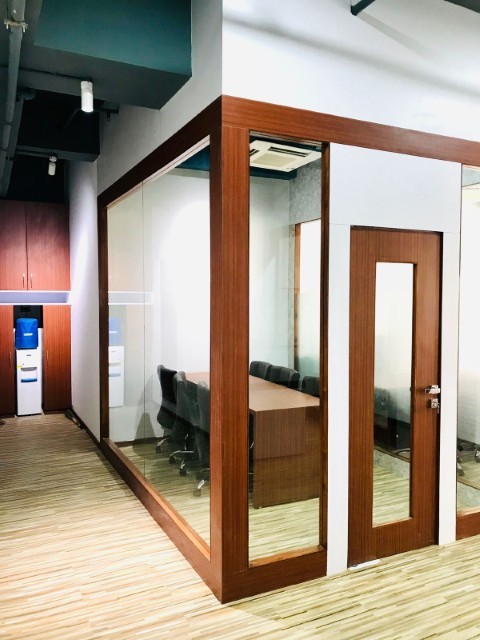 Office 1670 Sq. Ft. Commercial Office for Rent in Sg Highway Ahmedabad - Media 6