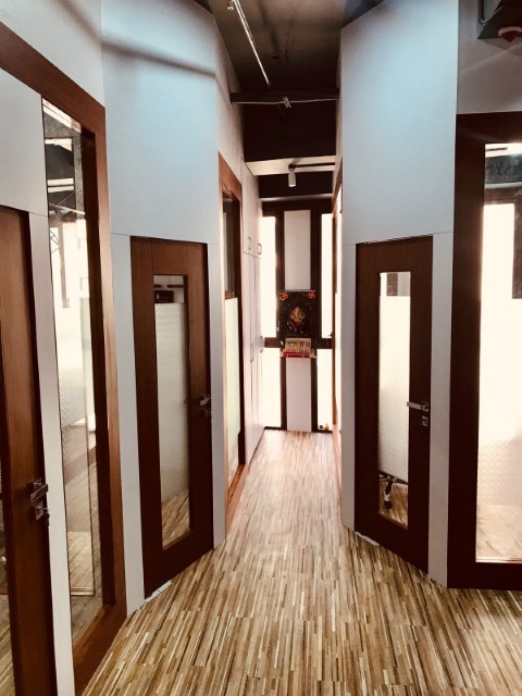 Office 1670 Sq. Ft. Commercial Office for Rent in Sg Highway Ahmedabad - Media 13