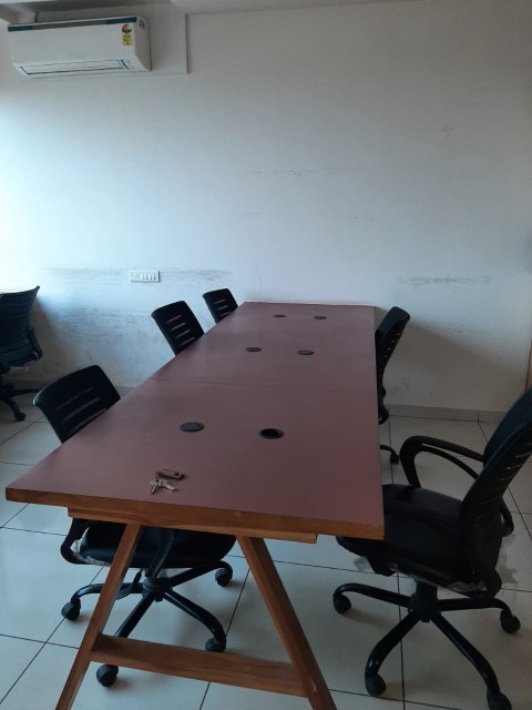 Office 900 Sq. Ft. Commercial Office for Rent in Sg Highway Ahmedabad - Media 4