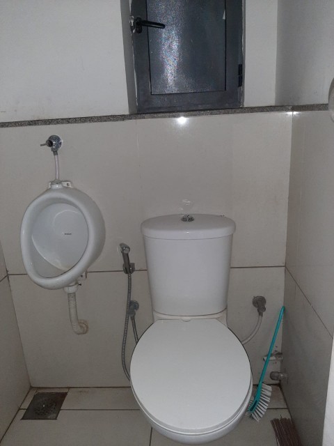 Office 900 Sq. Ft. Commercial Office for Rent in Sg Highway Ahmedabad - Media 11