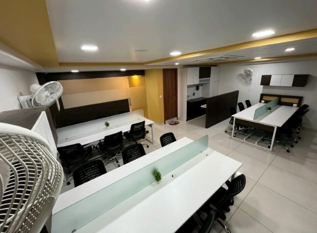 Office 1175 Sq. Ft. Commercial Office for Rent in Jagatpur Ahmedabad - Media 8