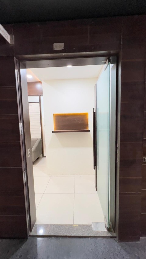 Office 700 Sq. Ft. Commercial Office for Rent in Science City Ahmedabad - Media 5