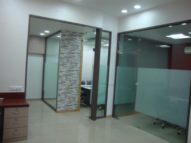 Office 1450 Sq. Ft. Commercial Office for Rent in Sola Ahmedabad - Media 3