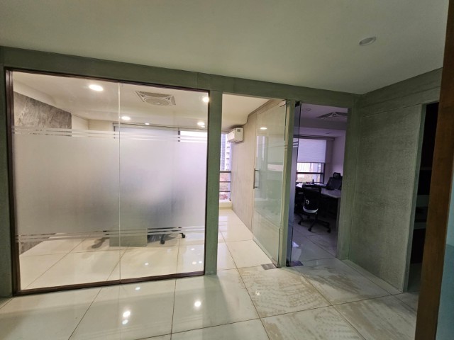 Office 1186 Sq. Ft. Commercial Office for Rent in Sg Highway Ahmedabad - Media 5