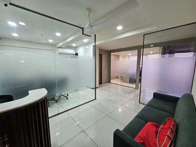 Office 1186 Sq. Ft. Commercial Office for Rent in Sg Highway Ahmedabad - Media 6