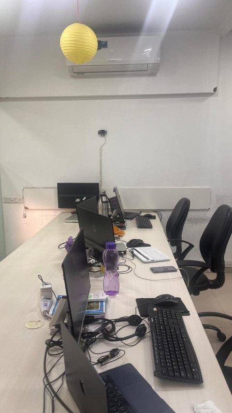 Office 1050 Sq. Ft. Commercial Office for Rent in Satellite Ahmedabad