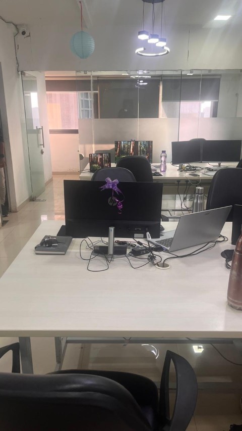 Office 1050 Sq. Ft. Commercial Office for Rent in Satellite Ahmedabad - Media 8