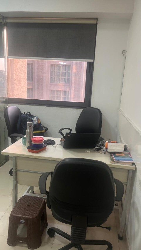 Office 1050 Sq. Ft. Commercial Office for Rent in Satellite Ahmedabad - Media 9