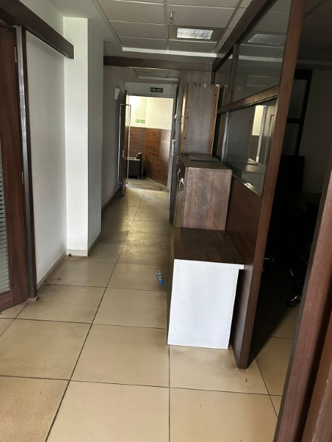 Office 1524 Sq. Ft. Commercial Office for Rent in Sg Highway Ahmedabad - Media 19