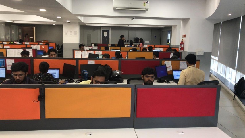 Office 1524 Sq. Ft. Commercial Office for Rent in Sg Highway Ahmedabad - Media 17