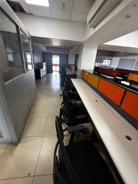 Office 1524 Sq. Ft. Commercial Office for Rent in Sg Highway Ahmedabad - Media 13