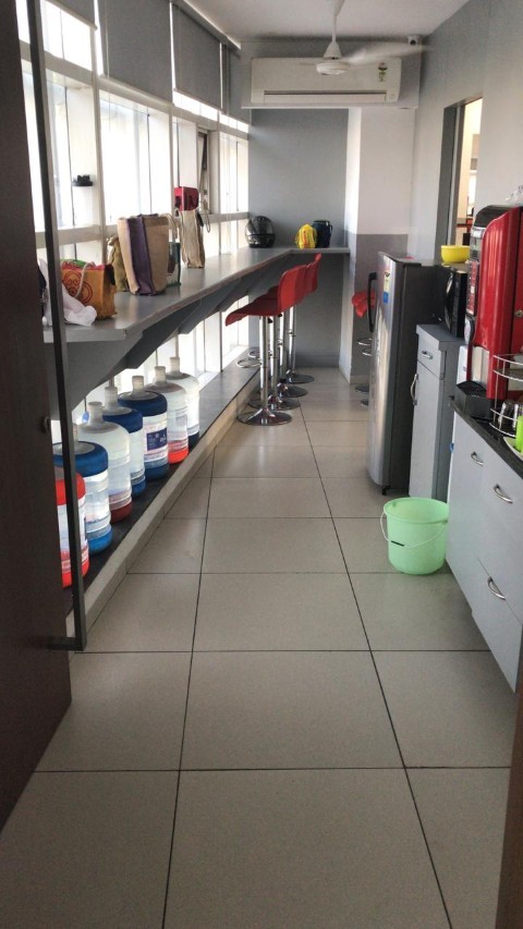Office 1524 Sq. Ft. Commercial Office for Rent in Sg Highway Ahmedabad - Media 10