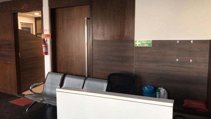Office 1524 Sq. Ft. Commercial Office for Rent in Sg Highway Ahmedabad - Media 8