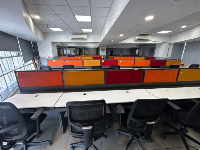 Office 1524 Sq. Ft. Commercial Office for Rent in Sg Highway Ahmedabad - Media 4