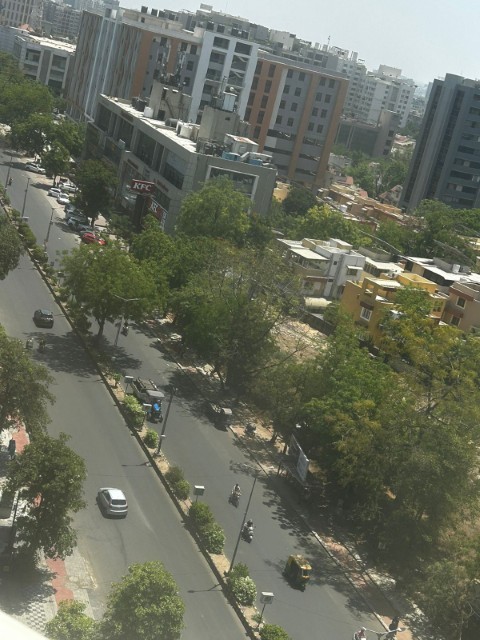 Office 1524 Sq. Ft. Commercial Office for Rent in Sg Highway Ahmedabad - Media 3
