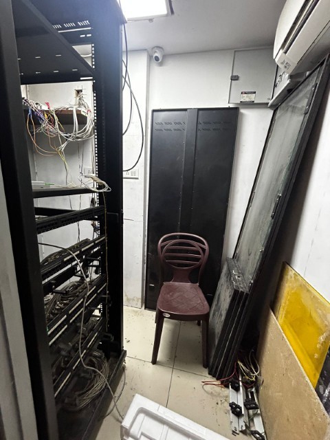 Office 1524 Sq. Ft. Commercial Office for Rent in Sg Highway Ahmedabad - Media 2