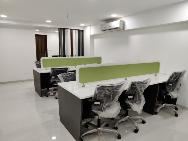 Office 1016 Sq. Ft. Commercial Office for Rent in Thaltej Ahmedabad - Media 3