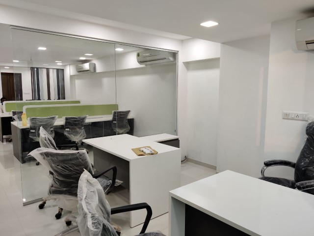 Office 1016 Sq. Ft. Commercial Office for Rent in Thaltej Ahmedabad - Media 5