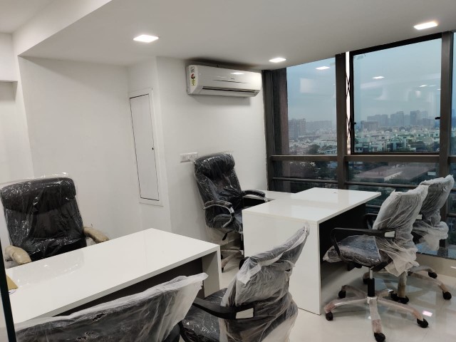 Office 1016 Sq. Ft. Commercial Office for Rent in Thaltej Ahmedabad - Media 9