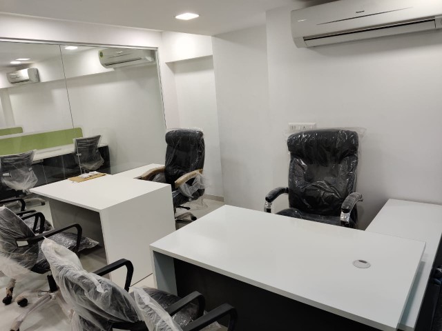 Office 1016 Sq. Ft. Commercial Office for Rent in Thaltej Ahmedabad - Media 10