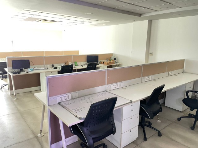 Office 2000 Sq. Ft. Commercial Office for Rent in Bodakdev Ahmedabad - Media 2