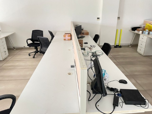 Office 2000 Sq. Ft. Commercial Office for Rent in Bodakdev Ahmedabad - Media 5