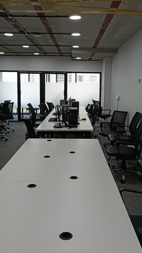 Office 1220 Sq. Ft. Commercial Office for Rent in Vastrapur Ahmedabad