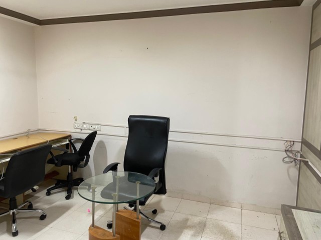 Office 960 Sq. Ft. Commercial Office for Rent in Bodakdev Ahmedabad - Media 9