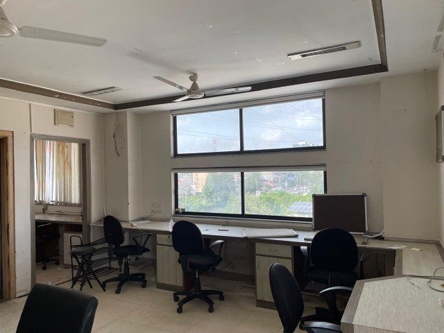 Office 960 Sq. Ft. Commercial Office for Rent in Bodakdev Ahmedabad - Media 10