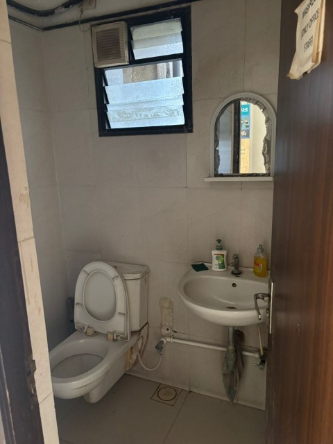 Office 794 Sq. Ft. Commercial Office for Rent in Bodakdev Ahmedabad - Media 3