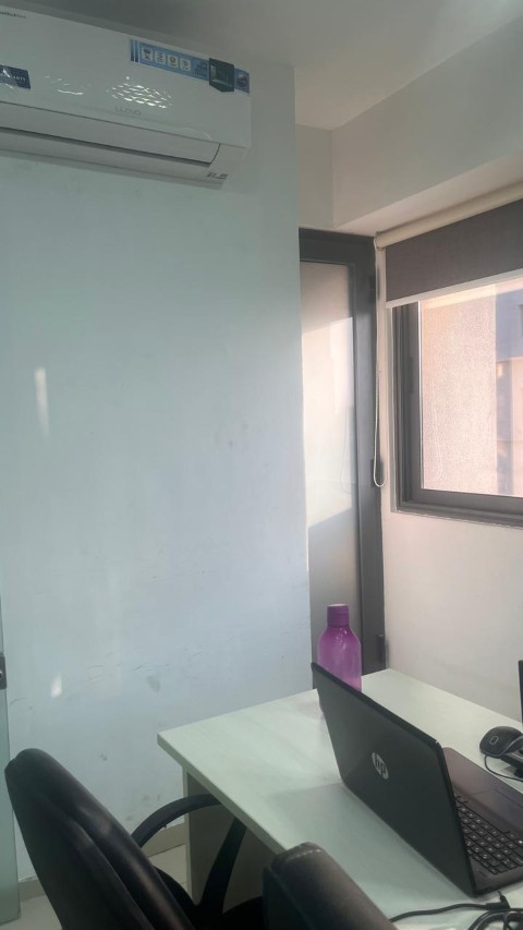 Office 1050 Sq. Ft. Commercial Office for Rent in Satellite Ahmedabad - Media 1