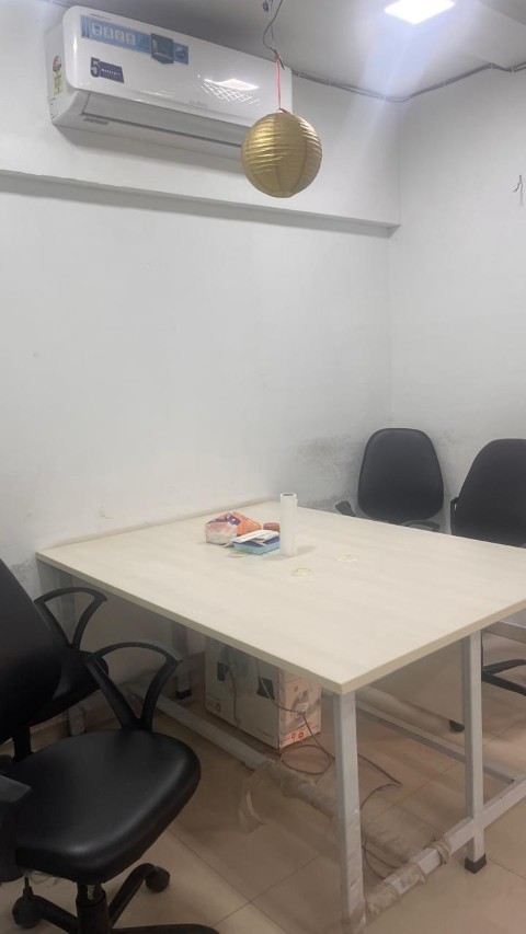 Office 1050 Sq. Ft. Commercial Office for Rent in Satellite Ahmedabad - Media 2
