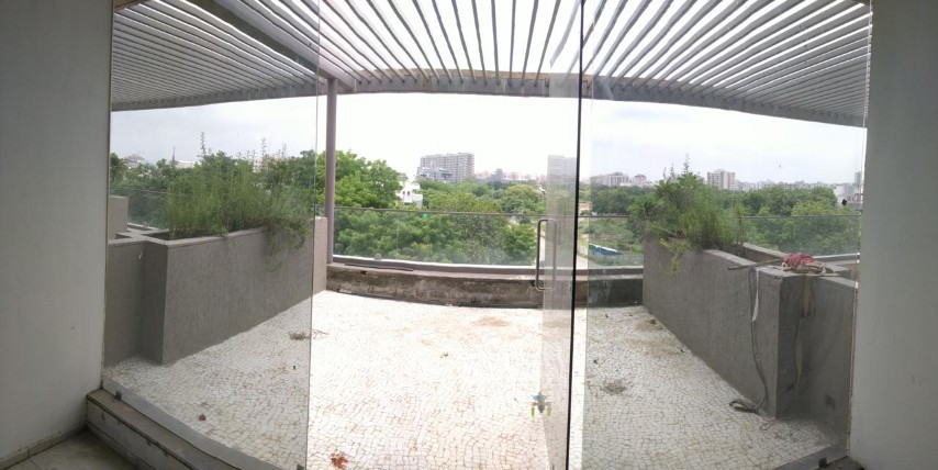 Office 1720 Sq. Ft. Commercial Office for Rent in Bodakdev Ahmedabad - Media 3
