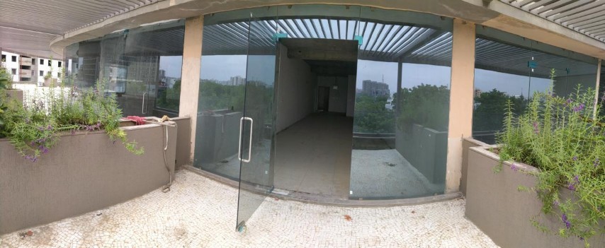 Office 1720 Sq. Ft. Commercial Office for Rent in Bodakdev Ahmedabad - Media 5