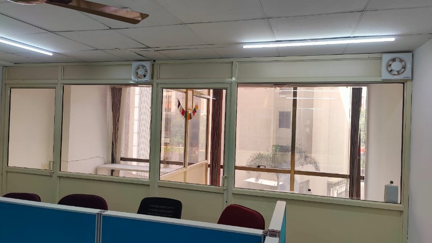 Office 928 Sq. Ft. Commercial Office for Rent in Sg Highway Ahmedabad - Media 3