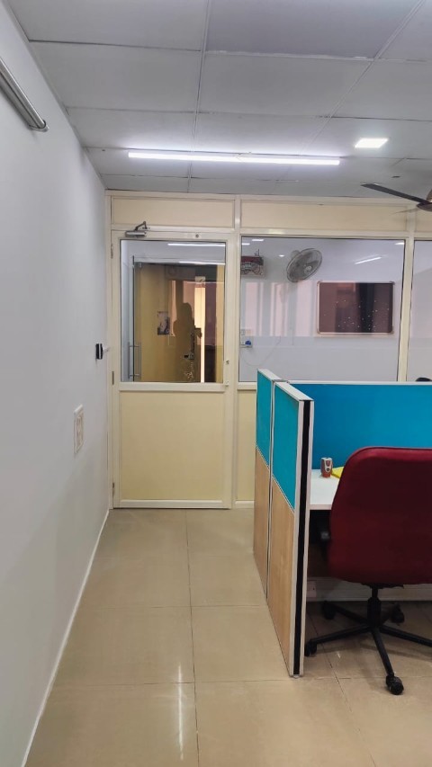 Office 928 Sq. Ft. Commercial Office for Rent in Sg Highway Ahmedabad - Media 6