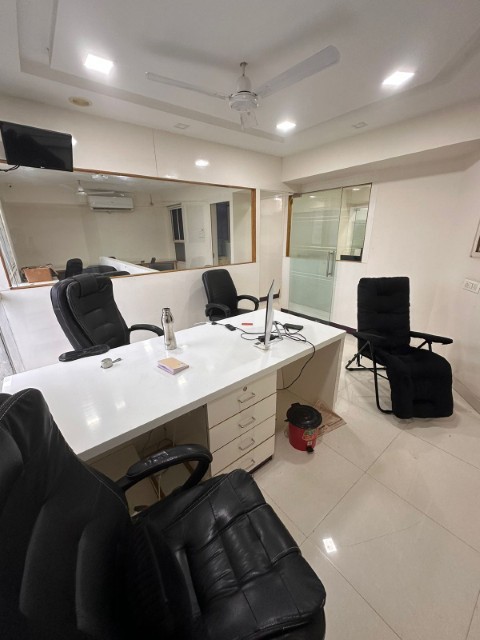 Office 906 Sq. Ft. Commercial Office for Rent in Bodakdev Ahmedabad