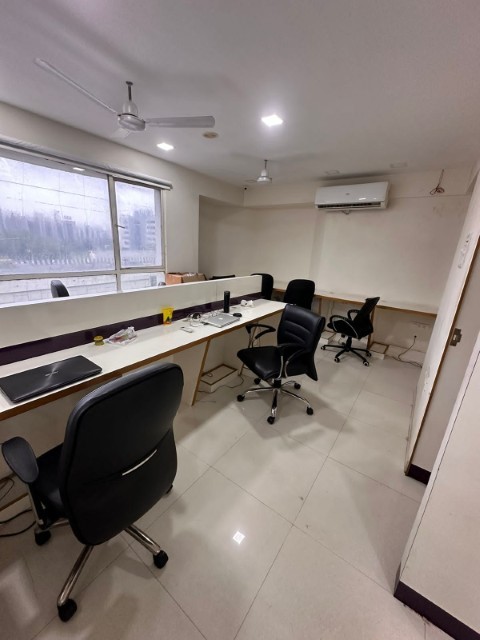 Office 906 Sq. Ft. Commercial Office for Rent in Bodakdev Ahmedabad - Media 4