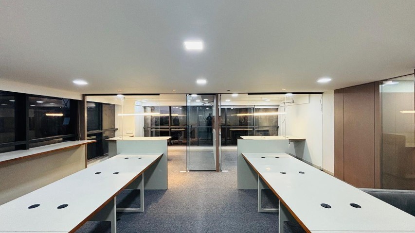 Office 1400 Sq. Ft. Commercial Office for Rent in Makarba Ahmedabad