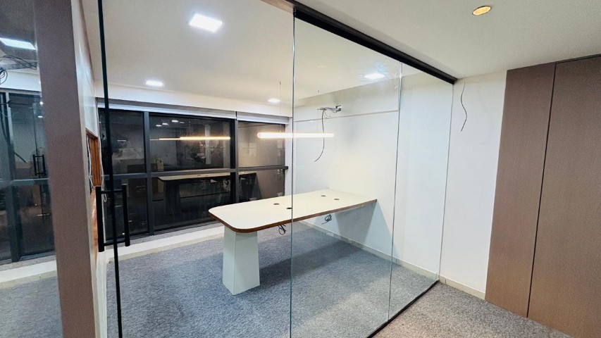 Office 1400 Sq. Ft. Commercial Office for Rent in Makarba Ahmedabad - Media 2