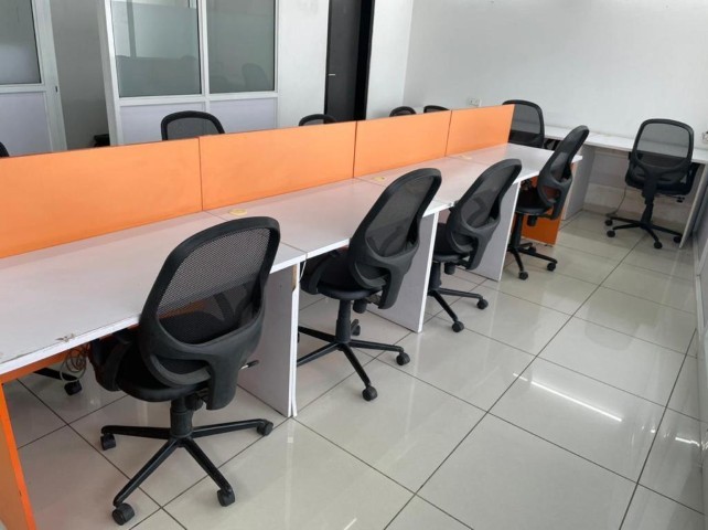 Office 1087 Sq. Ft. Commercial Office for Rent in Sg Highway Ahmedabad