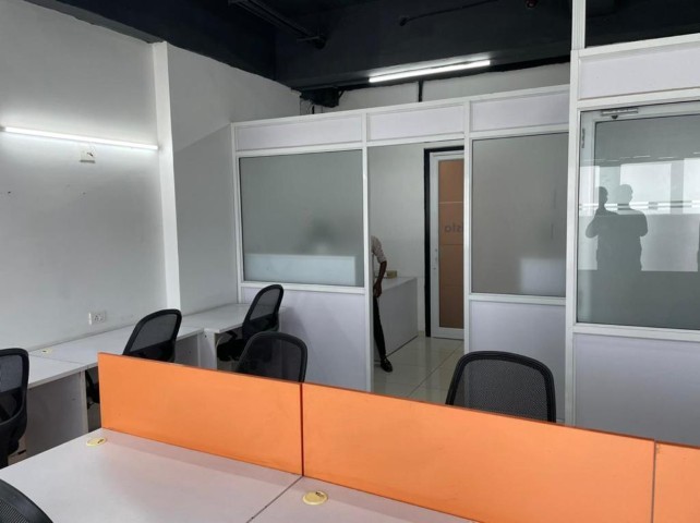 Office 1087 Sq. Ft. Commercial Office for Rent in Sg Highway Ahmedabad - Media 3