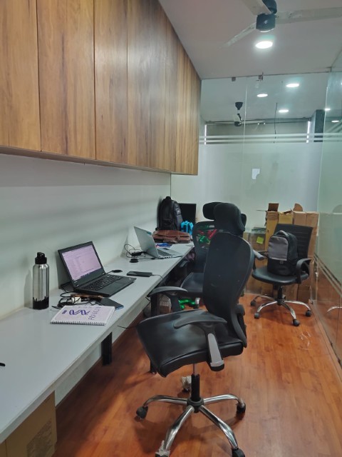 Office 1255 Sq. Ft. Commercial Office for Rent in Sg Highway Ahmedabad