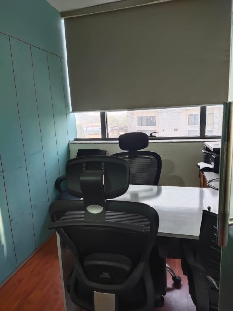 Office 1255 Sq. Ft. Commercial Office for Rent in Sg Highway Ahmedabad - Media 3